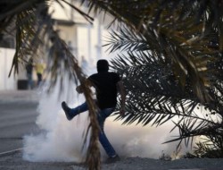 شلیک گاز اشک آور به معترضان بحرینی
