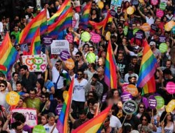 بزرگترین راهپیمایی همجنس‌بازان در یک کشور اسلامی