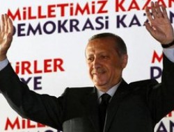 اردوغان با حفظ سمت، در انتخابات ریاست جمهوری شرکت می‌کند