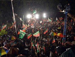 تظاهرات هزاران تن از هواداران دو حزب مخالف دولت در اسلام آباد