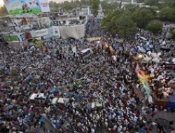 معترضان پاکستانی به ساختمان پارلمان رسیدند