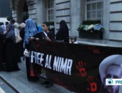 انگلیسی‌ها در اعتراض به حبس روحانی شیعه در عربستان تظاهرات کردند