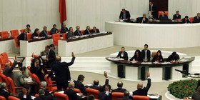 پارلمان ترکیه فردا برای تائید عملیات خارجی رای‌گیری می‌کند