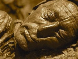 جسد ۲۳۰۰ ساله کاملا سالم