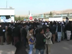 اعتراض دانشجویان هرات به نشر مقاله توهین آمیز  روزنامه افغانستان اکسپرس