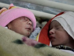 مادری در بامیان برای ولادت طفلش، خودش دست به جراحی زد