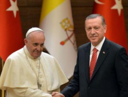 پاپ فرانسیس خواستار گفتگوی بین ادیان شد