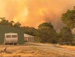 شعله های آتش در جنوب استرالیا غیرقابل کنترل و در حال پیش روی