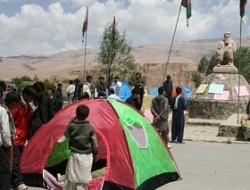 اعتراض باشندگان غرب کابل/ به هزاره ها در کابینه سهم داده شود