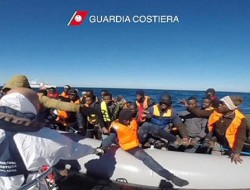 نجات حدود یک هزار مهاجر توسط گارد ساحلی ایتالیا