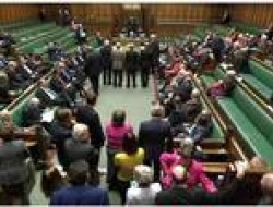 انحلال پارلمان و آغاز رقابت‌های انتخابات عمومی در بریتانیا