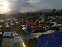 شمار کشته‌شدگان زلزله نپال از ۳۰۰۰ نفر فراتر رفت
