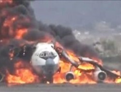 بمباران هواپیمای باربری در صنعا + فیلم