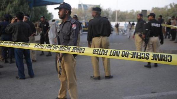 در حمله تروریستی در کراچی نزدیک به ۵۰ نفر کشته شدند