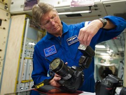 رکورد فضانورد روسیه/ دو سال و نیم در مدار زمین