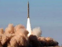 یمن ۱۵۰ موشک و هاوان به مناطق نظامی عربستان فیر کرد