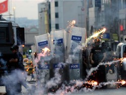 حمله پولیس ترکیه به معترضان در استانبول