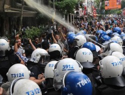درگیری پولیس ترکیه با معترضان در انقره