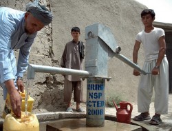 نزدیکی چاه های فاضلاب با آب های زیر زمینی در هرات، آب آشامیدنی این ولایت را در معرض خطر قرار داده