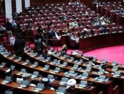 پارلمان و باز صندلی های خالی نمایندگان