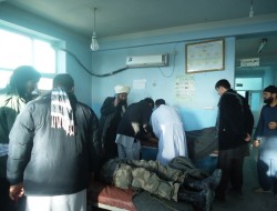 یک عضو شورای ولایتی غزنی از یک انفجار جان سالم بدر برد اما سه محافظ او زخمی شدند