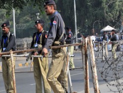 سه افسر پولیس در پاکستان به ضرب گلوله افراد ناشناس کشته شدند