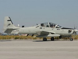 امریکا ۴ فروند هواپیمای جنگی به کابل تحویل داد