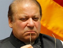 نخست وزير پاكستان تروریست ها و مخالفان سیاسی خود را در یک ردیف قرار داد