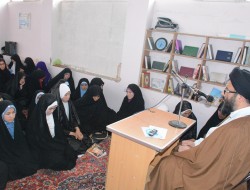 تحصیل معارف اسلامی، زنان را در دو عرصه تربیت و حضور سازمان یافته در اجتماع ، قوی می سازد