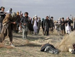 طالبان ۱۲ پولیس را در غزنی تیرباران کردند