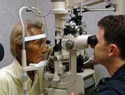 تشخیص آلزایمر با معاینه چشم