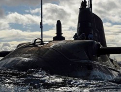 برخورد زیردریایی اتمی بریتانیا با یک کشتی تجاری