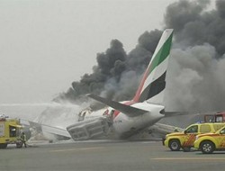 سقوط هواپیمای اماراتی  هنگام فرود در دوبی