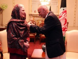 اعطای مدال عالی دولتی ملالی به خانم کترین جان ویلسن