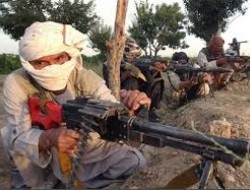 ربودن اموال دكانداران قلعه زال قندوز ، توسط طالبان
