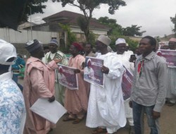 تظاهرات مردم نیجریه در حمایت از شیخ زکزاکی و هجوم نیروهای امنیتی به معترضان