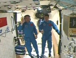 دو فضانورد چینی وارد ایستگاه فضایی این کشور شدند