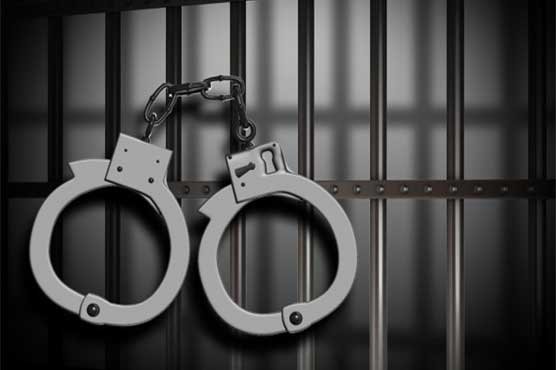 8 مقام دولتی به اتهام حمل پول غیر قانونی، رشوت و اختلاس بازداشت شدند