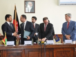 امضای  قرارداد  ۷۶ میلیون دالری  بین افغانستان و بانک انکشاف آسیایی