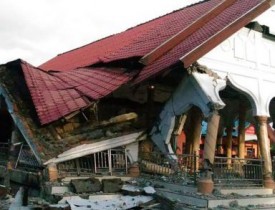 زمین لرزه در اندونزی ۴۰ کشته برجای گذاشت