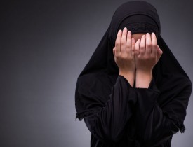 یک زن بی حجاب در عربستان دستگیر شد