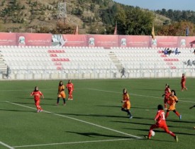 تیم ملی فوتبال زنان افغانستان عازم بازیهای جنوب آسیا در هند شد
