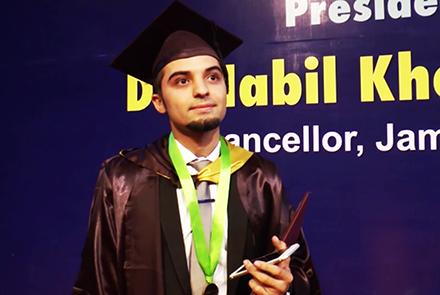 یک دانشجوی کشور در هند برندۀ مدال طلا شد