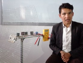 یک دانش‌آموز بامیانی دستگاه تولید انرژی برق از امواج رادیویی را اختراع کرد