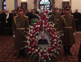 نماز جنازۀ پیر سید احمد گیلانی رئیس شورای عالی صلح و رهبر جهادی، در ارگ ریاست جمهوری اقامه شد
