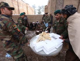 اختصاص معاش و خرج یک روزه سربازان اردوی ملی به متضررین حوادث طبیعی در هرات