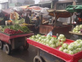 شکایت شهروندان کابل از پایین نیامدن بهای میوه و سبزیجات
