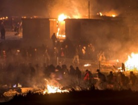 اردوگاه گراند سانت در  آتش درگیری پناهندگان افغانستانی و کرد سوخت
