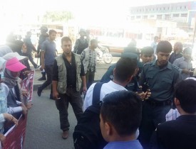 ممانعت پولیس از حرکت و تجمع مظاهره کنندگان در مناطق مختلف کابل