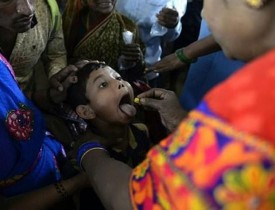 هندی‌ها برای درمان آسم، ماهی زنده می‌بلعند!